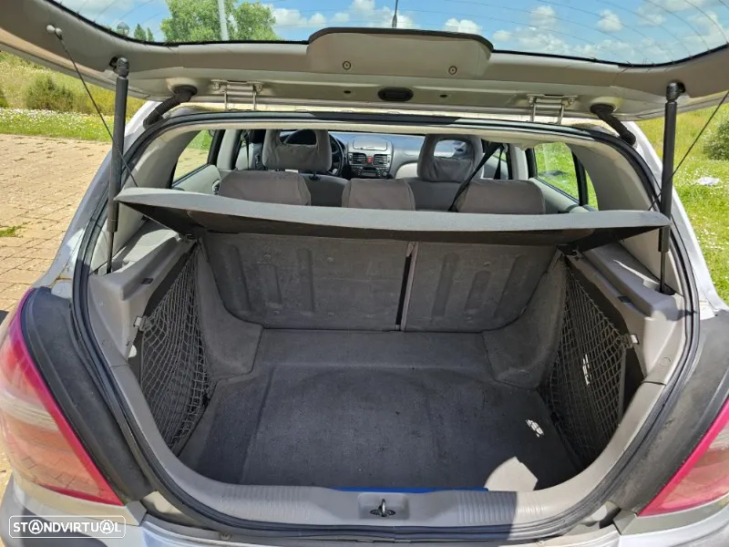 Nissan Almera 1.5 Luxury ABS+AC - 20