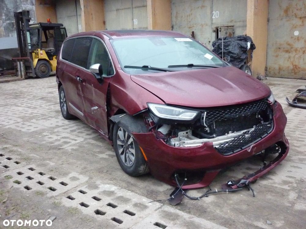 Chrysler Pacifica - 3