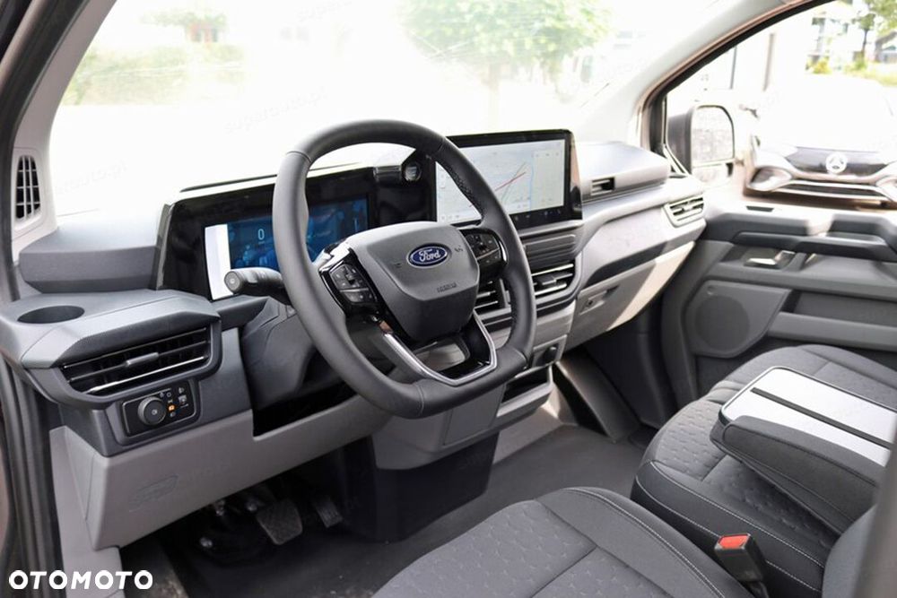 Ford Transit Custom 320 L2H1 Limited A8 2.0 170KM - 7