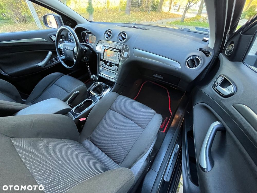 Ford Mondeo 2.0 TDCi Ghia - 19