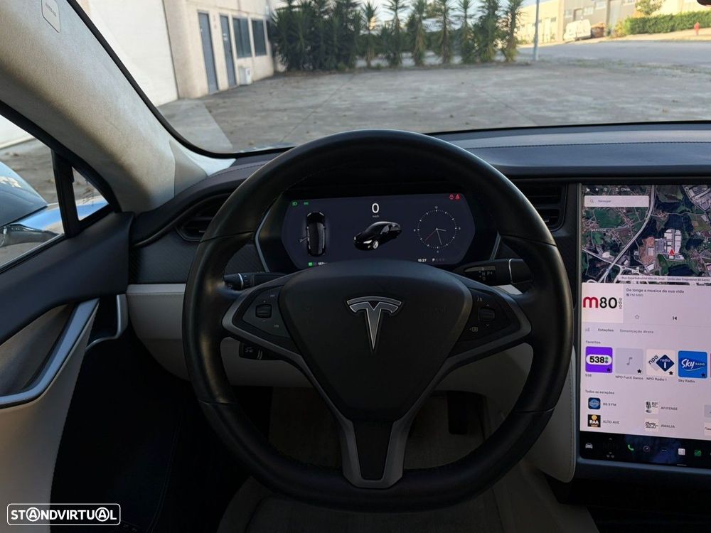 Tesla Model S 75D - 29