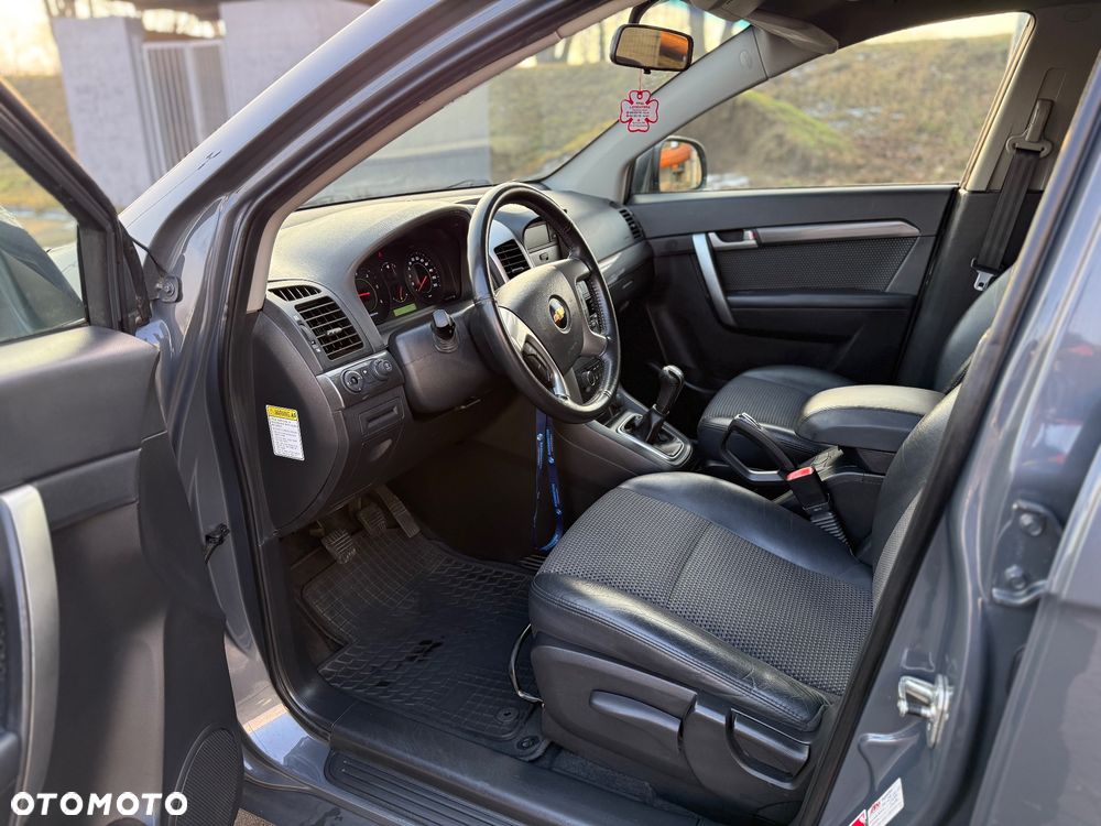Chevrolet Captiva 2.0 2WD 7 Sitzer LS - 14