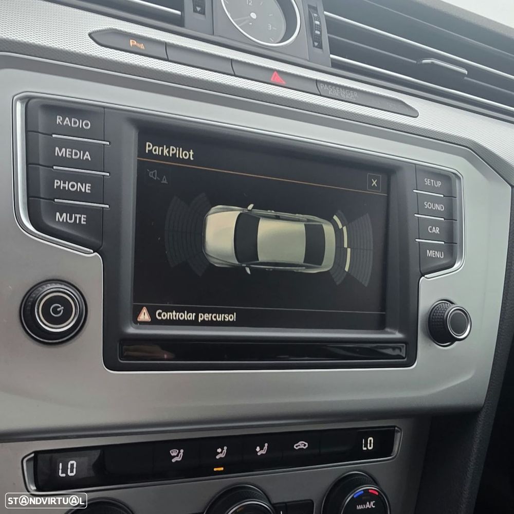 VW Passat 2.0 TDI Confortline - 25