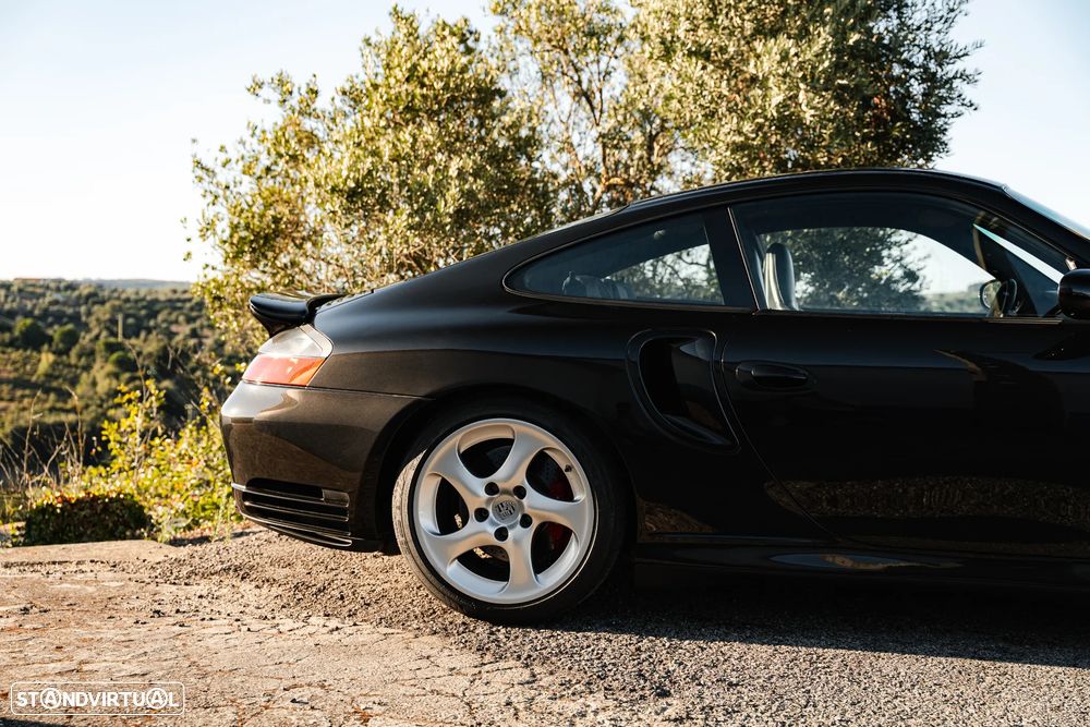 Porsche 911 (996) Turbo - 11
