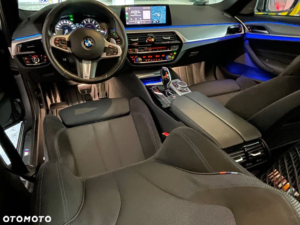 BMW Seria 5 530i xDrive M Sport sport - 9