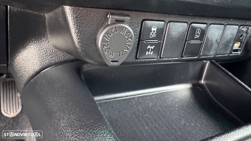 Toyota Hilux 2.4 D-4D 4WD Trial - 36