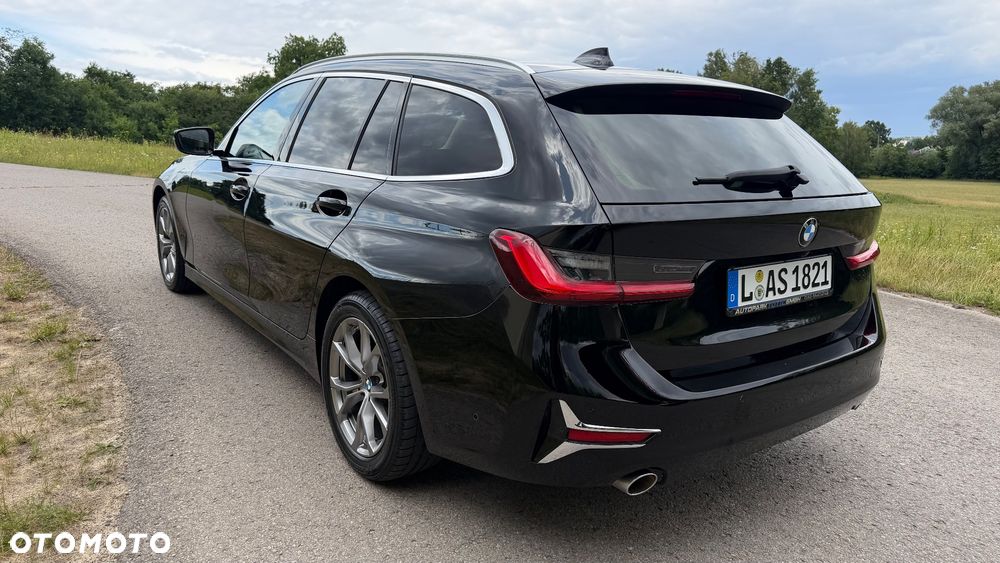 BMW Seria 3 318d Edition M Sport Shadow - 9