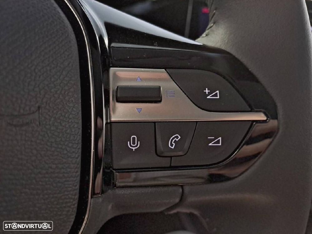 Peugeot 408 1.2 Hybrid Allure e-DCS6 - 16