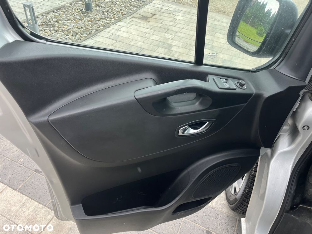 Renault Trafic 2.0 dCi EDC - 10