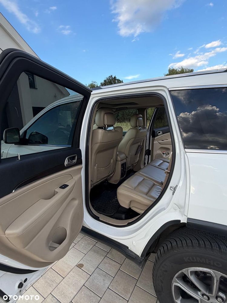 Jeep Grand Cherokee - 29