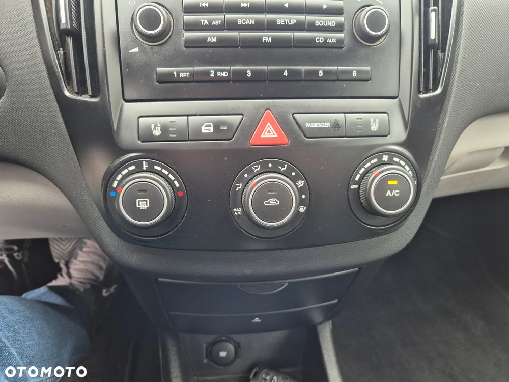 Kia Ceed - 13