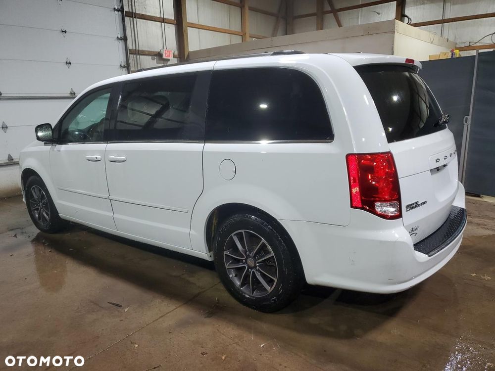 Dodge Grand Caravan - 3
