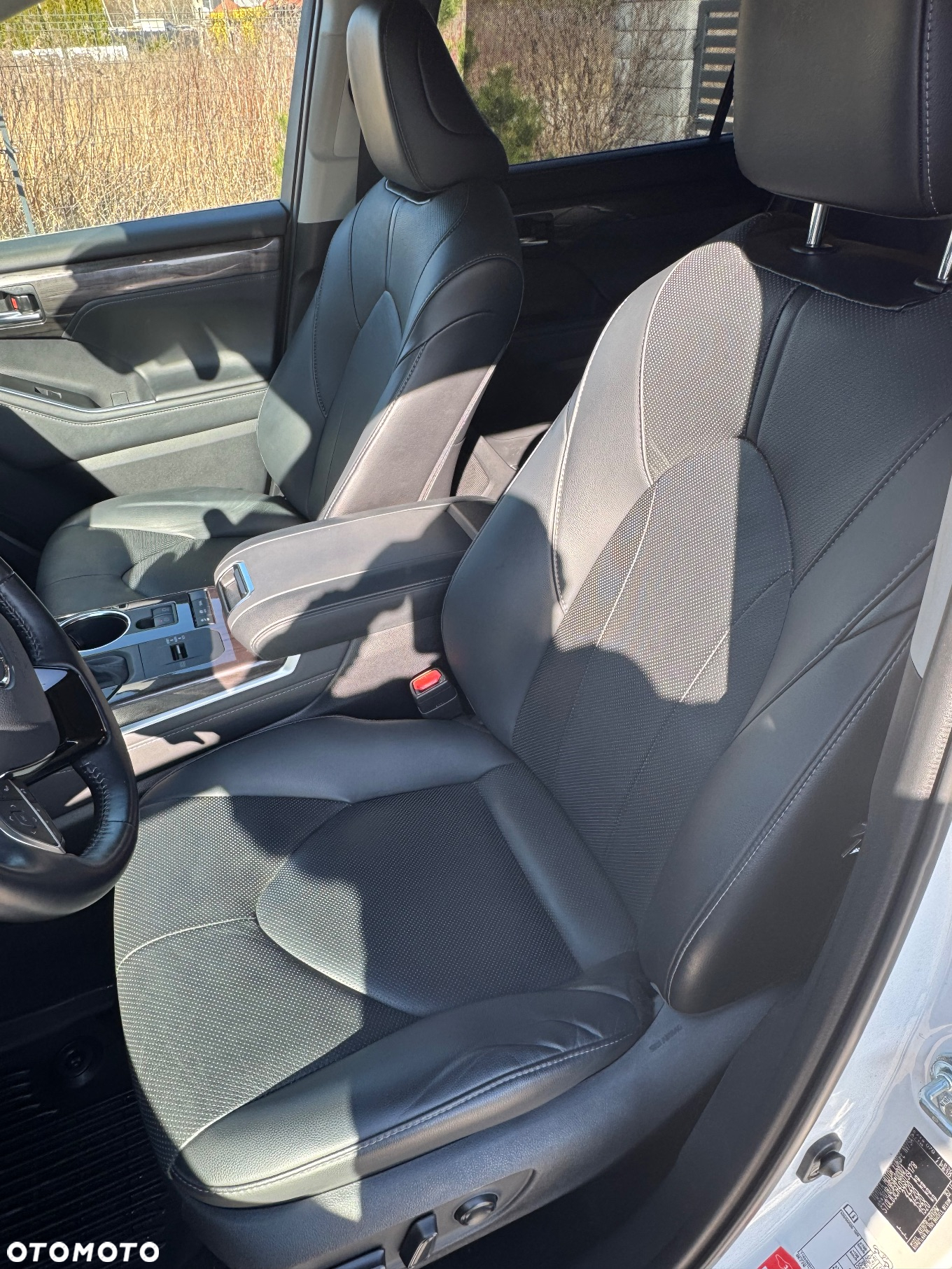 Toyota Highlander 2.5 Hybrid Executive - 21
