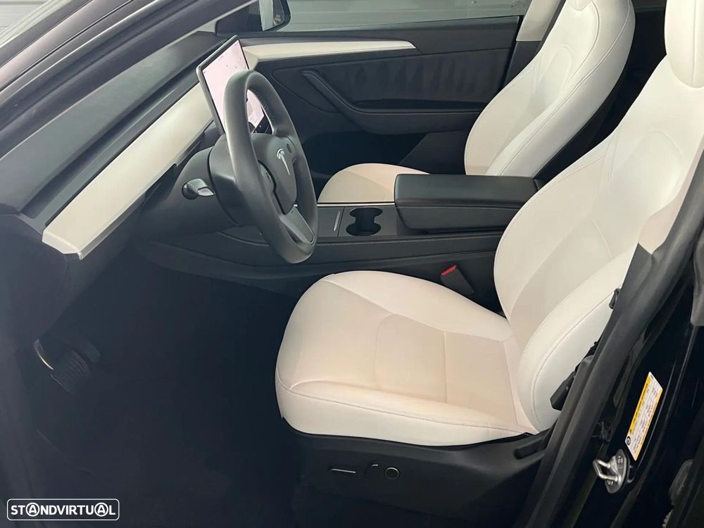 Tesla Model Y RWD - 8