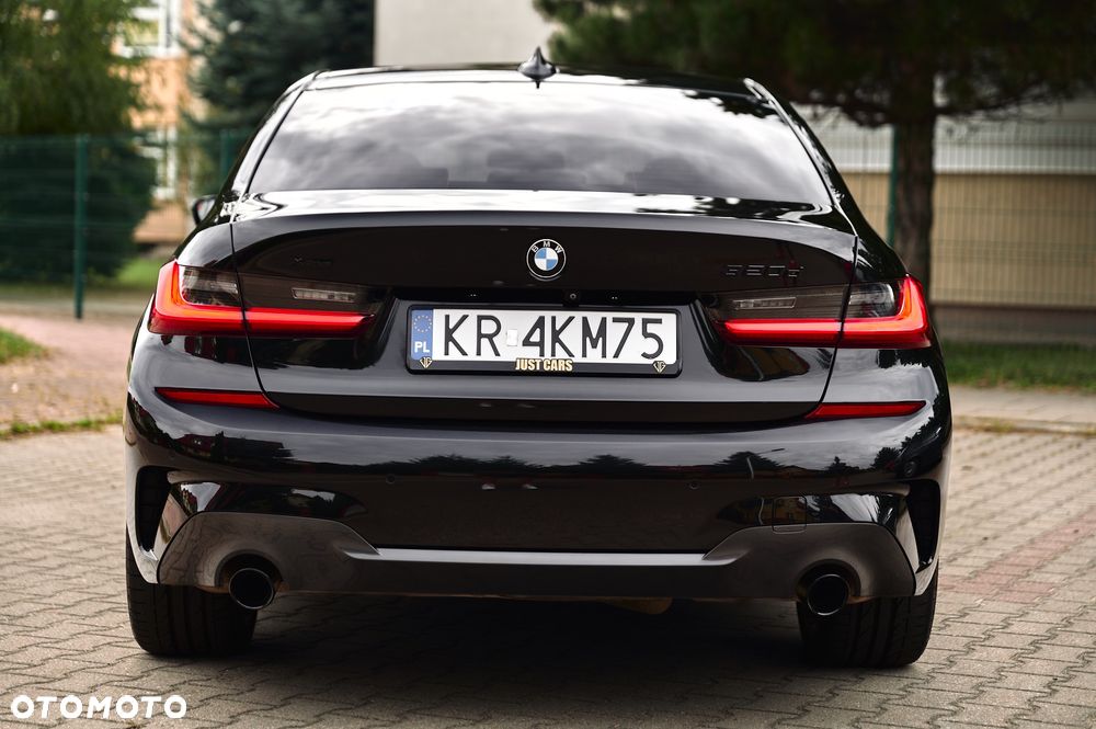 BMW Seria 3 320d xDrive M Sport Shadow - 16