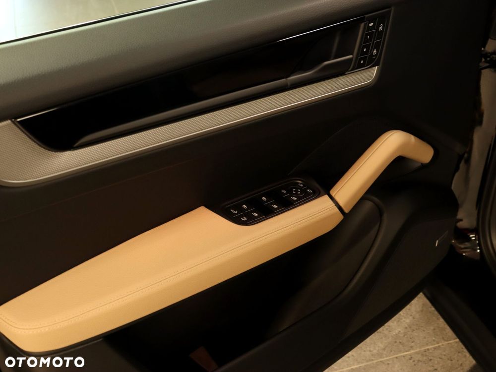 Porsche Cayenne E-Hybrid PHEV - 24
