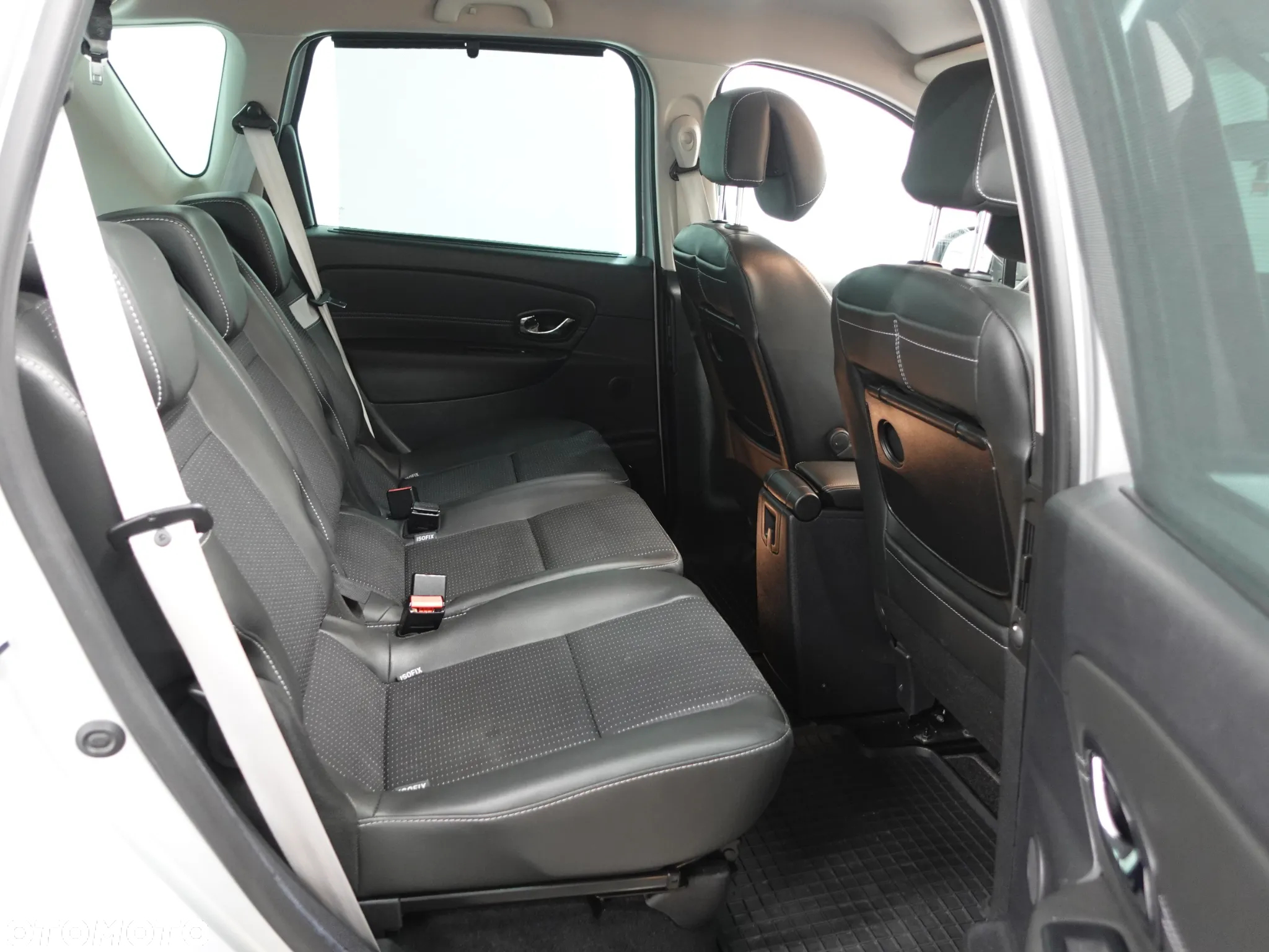Renault Scenic ENERGY TCe 115 Bose Edition - 29