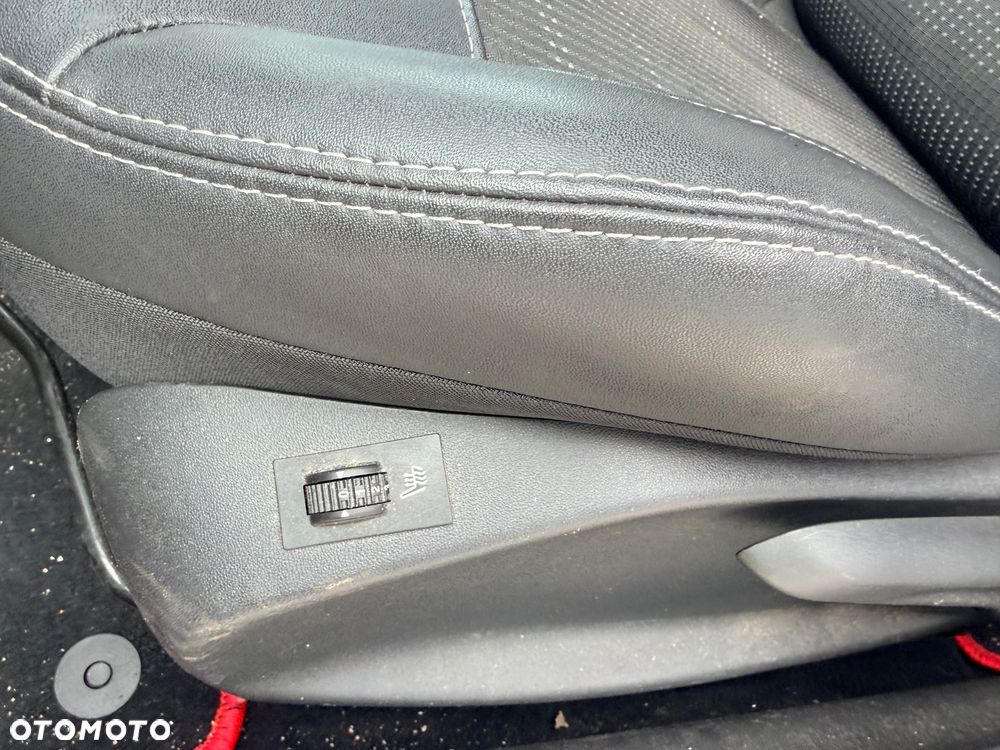 Peugeot 2008 PureTech 110 Stop&Start Allure - 10