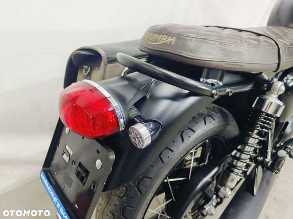 Triumph Bonneville - 11