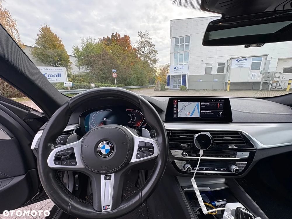 BMW Seria 5 530d xDrive Sport-Aut Luxury Line - 4