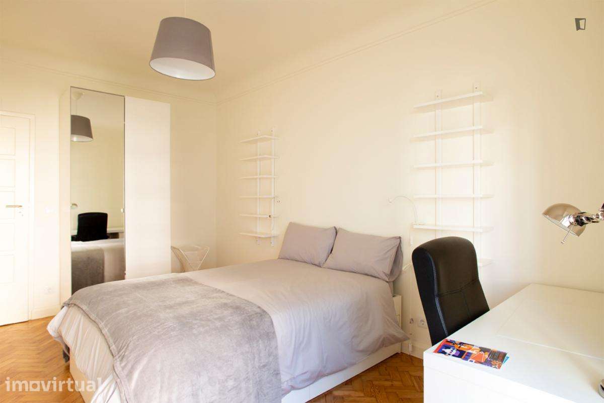 Quarto - localizado em Roma-Areeiro Lisbon - Grande imagem: 2/27