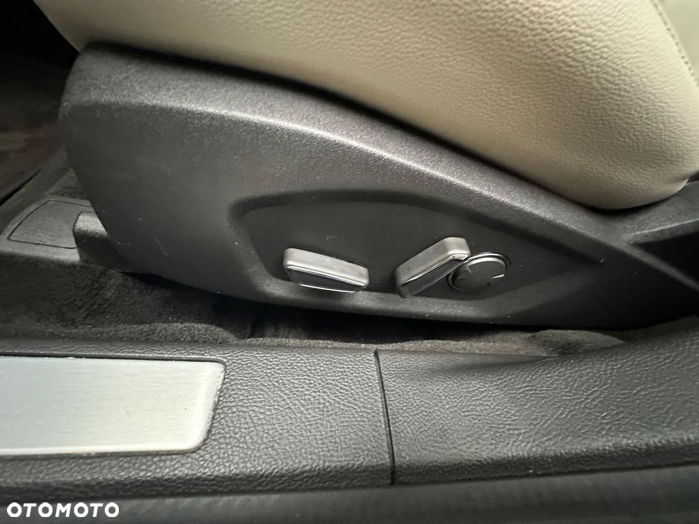 Ford Fusion 2.0 EcoBoost Titanium - 24