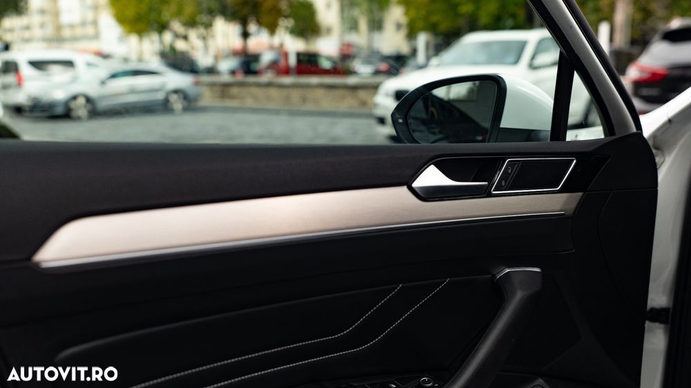 Volkswagen Passat Variant 2.0 TSI OPF DSG Elegance - 19