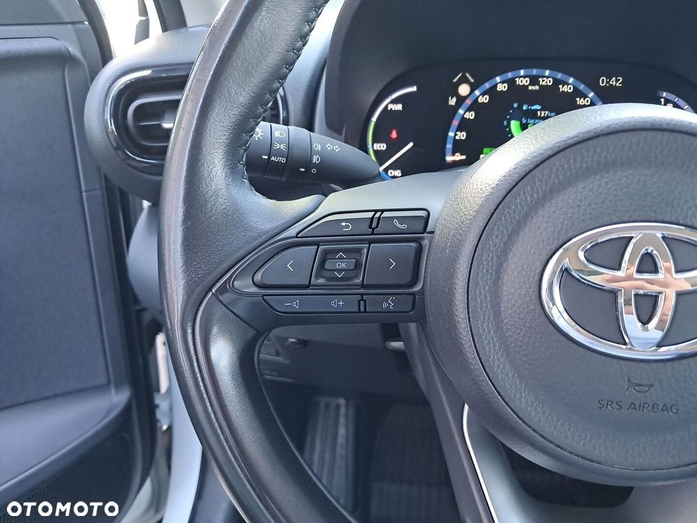 Toyota Yaris Cross Hybrid 1.5 Comfort 4x4 - 19