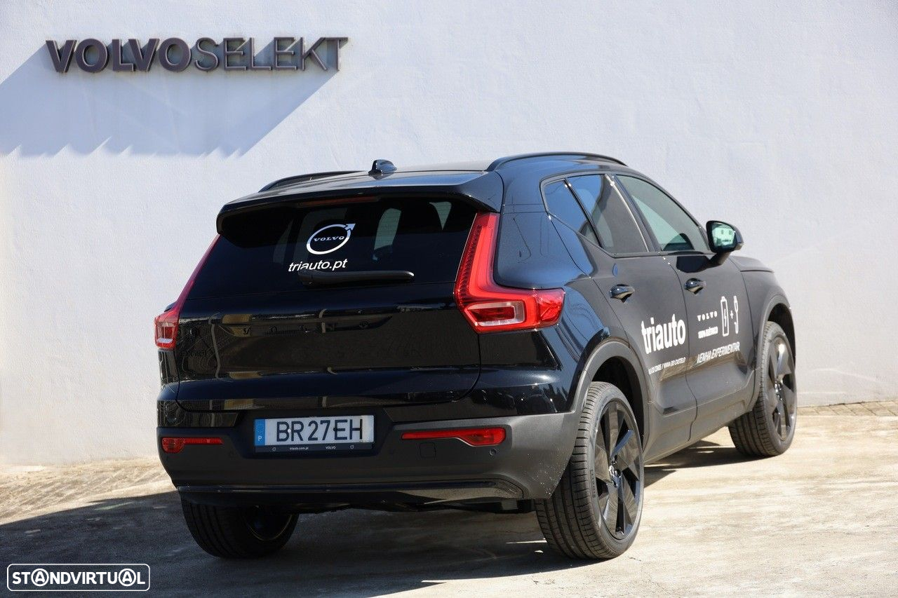 Volvo EX40 82 kWh Single Motor Extended Range Black Edition - 22