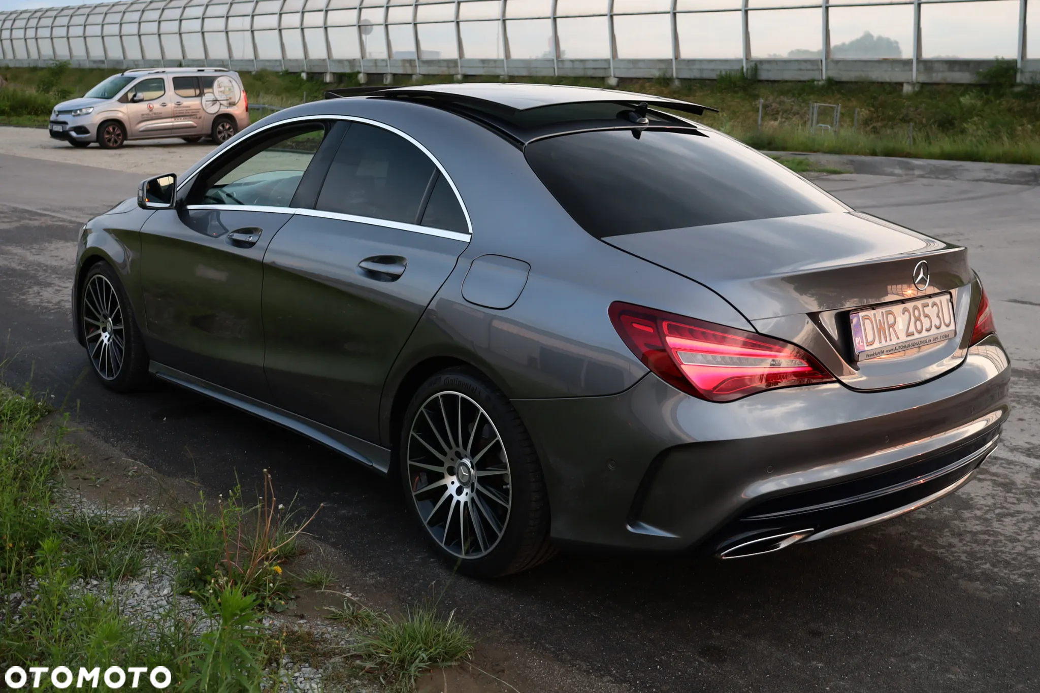 Mercedes-Benz CLA 200 7G-DCT AMG Line - 12