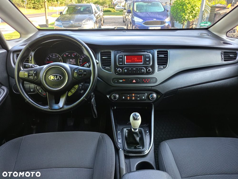 Kia Carens - 9