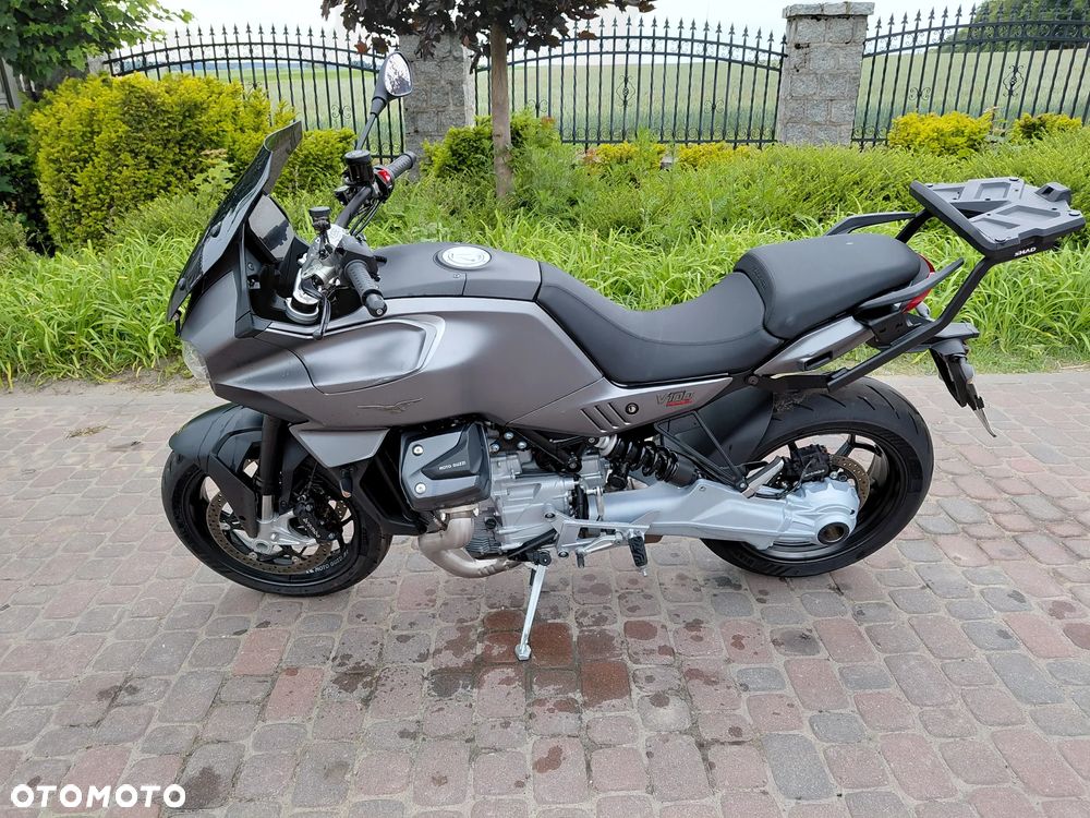 Moto Guzzi V100 Mandello - 2