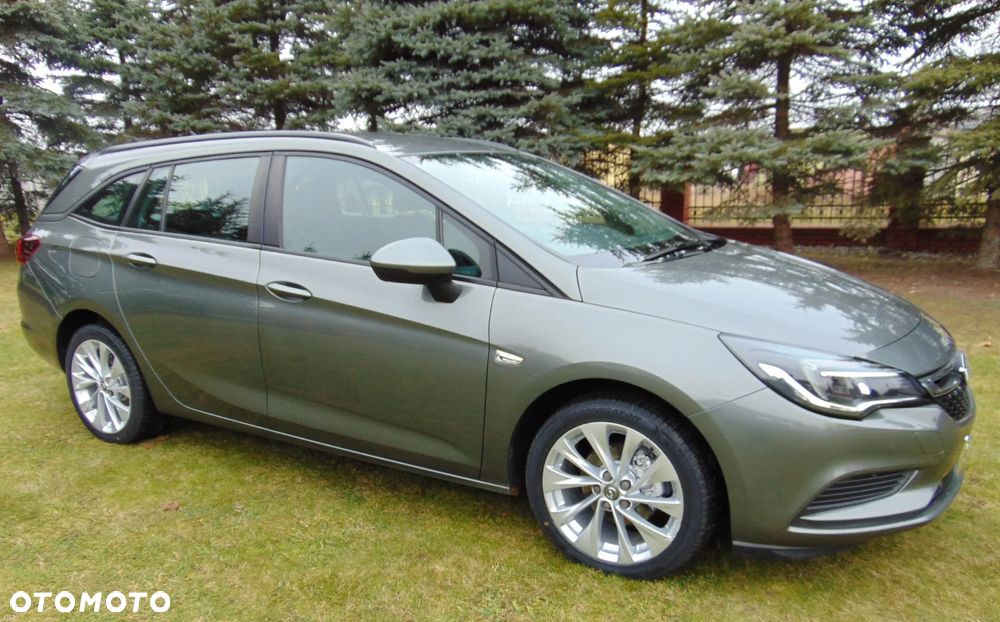 Opel Astra 1.4 Turbo Innovation - 17