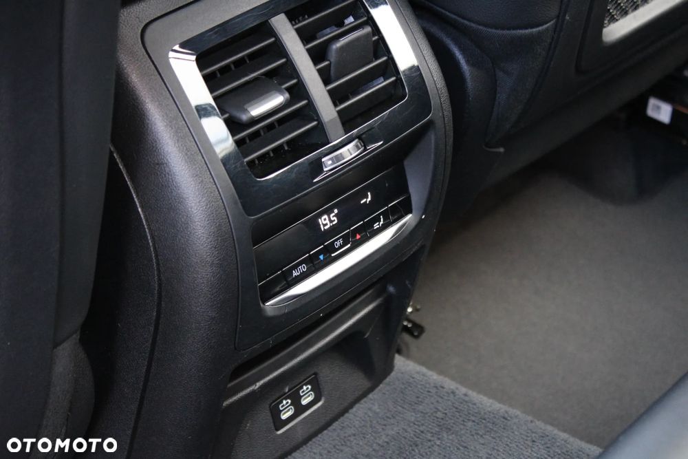 BMW X3 xDrive20i GPF xLine - 22