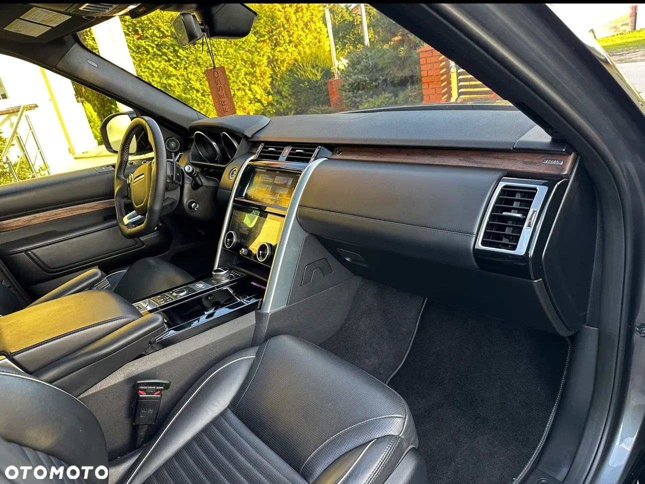 Land Rover Discovery V 3.0 Si6 HSE Luxury - 6
