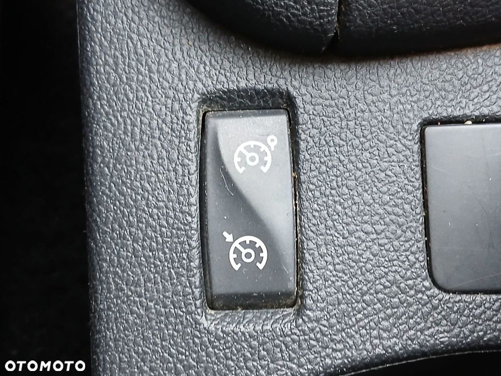 Renault Clio 1.2 16V Alize - 29