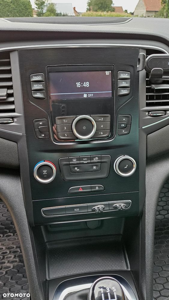 Renault Megane 1.6 SCe Zen - 9