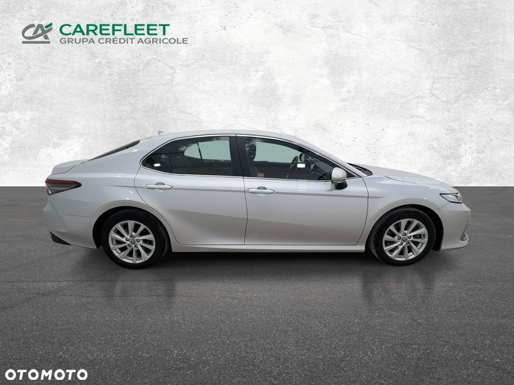 Toyota Camry - 4