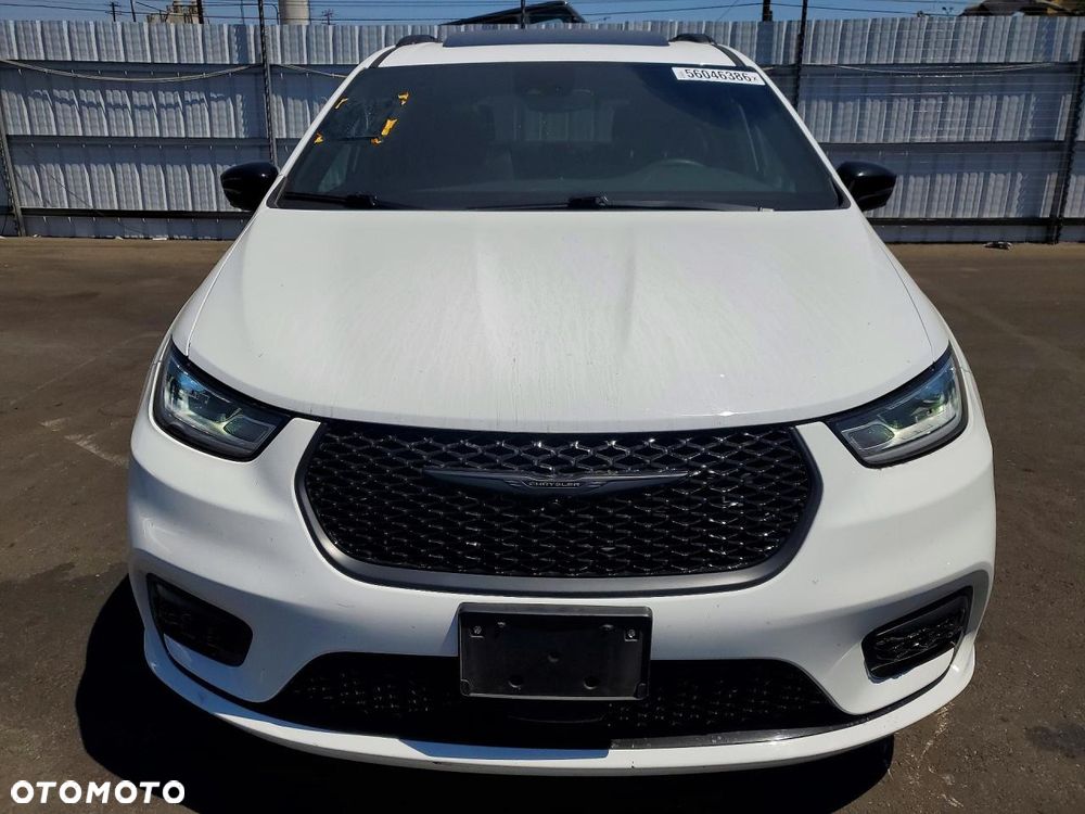 Chrysler Pacifica - 5