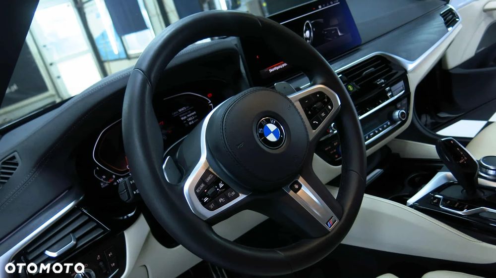 BMW Seria 5 520d xDrive M Sport sport - 16