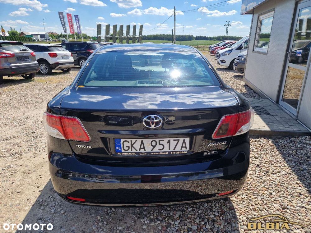 Toyota Avensis - 11