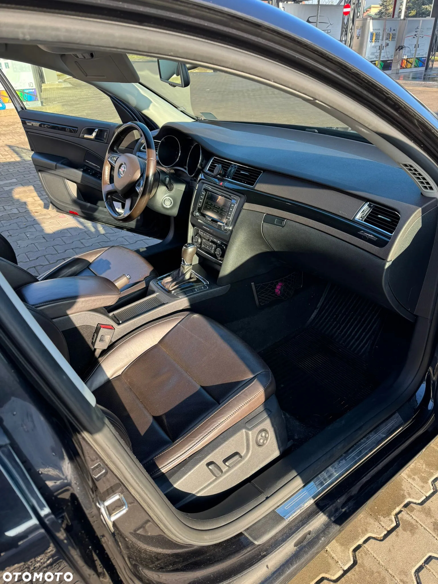 Skoda Superb 2.0 TDI L&K DSG - 6