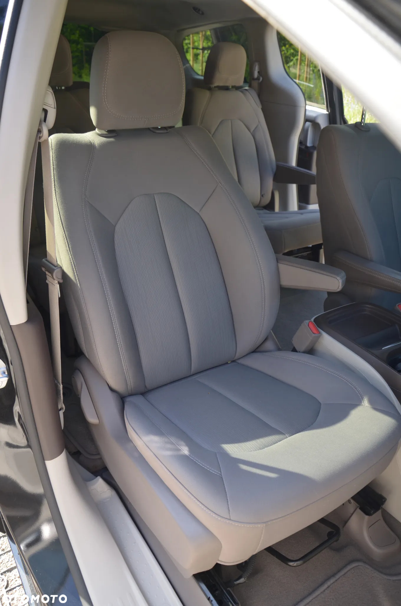 Chrysler Pacifica - 15