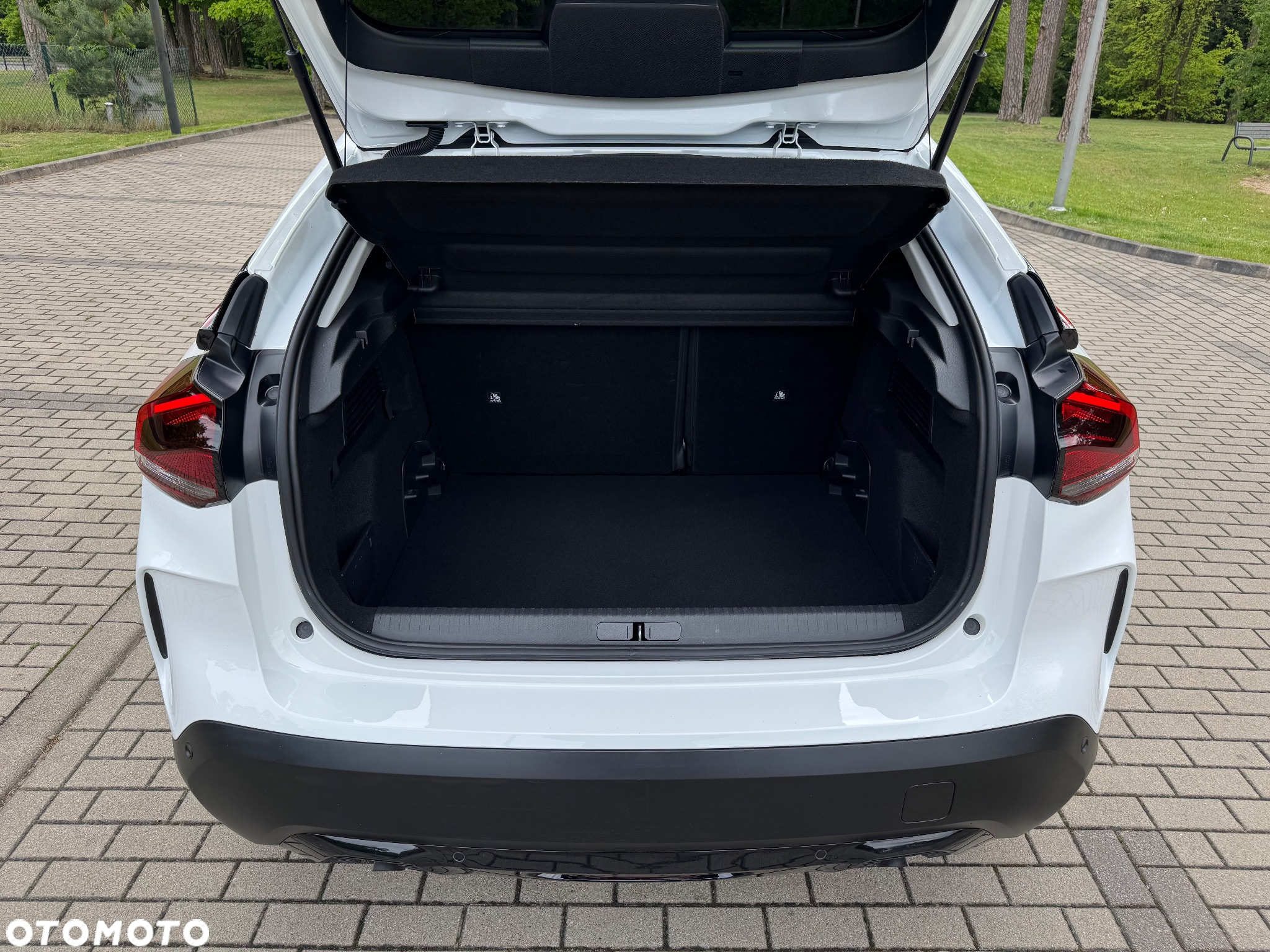 Citroën C4 PureTech 130 Stop&Start EAT8 SHINE - 10