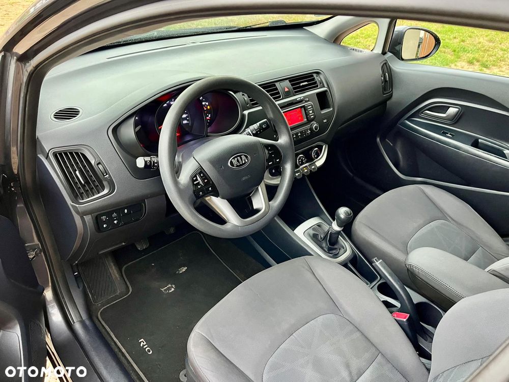 Kia Rio 1.2 Attract - 11