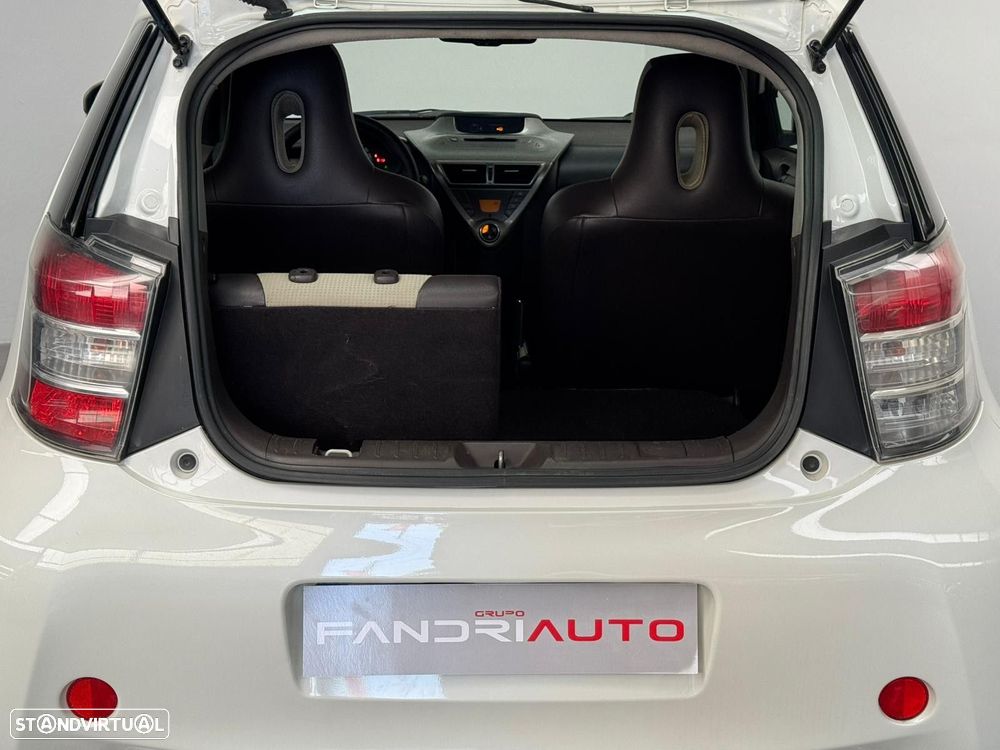 Toyota iQ 1.4 D-4D 2 EP - 19