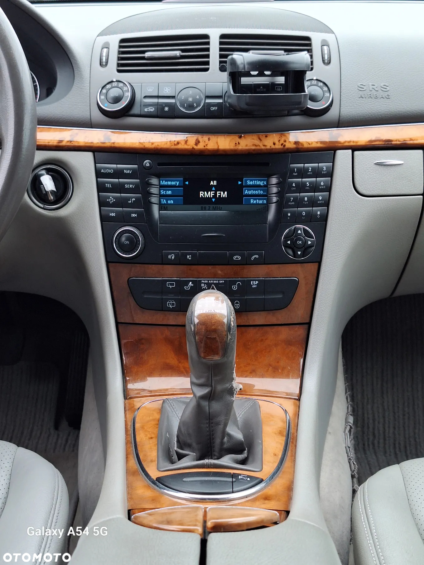 Mercedes-Benz Klasa E 220 CDI T Elegance - 38