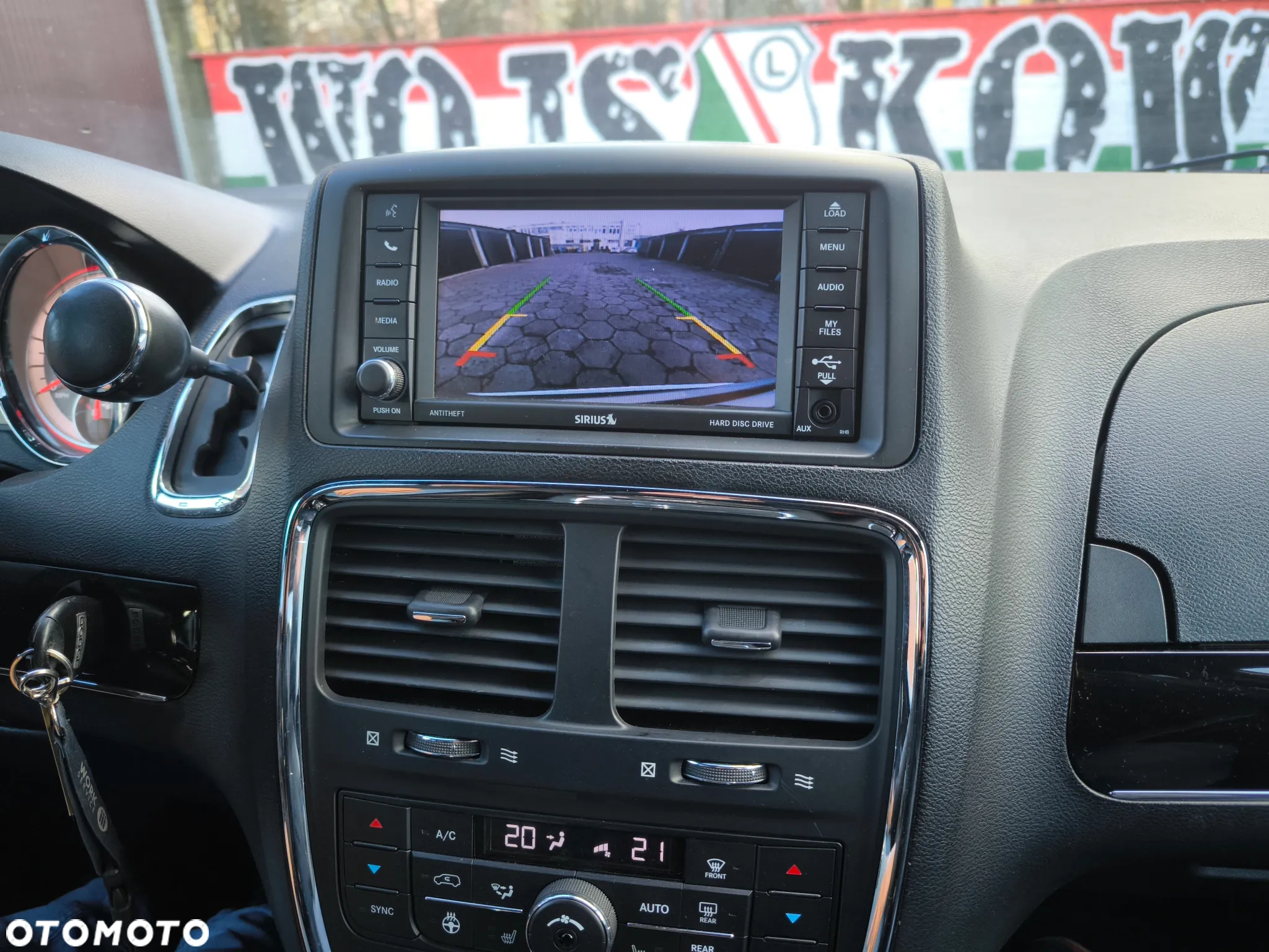Dodge Grand Caravan - 10