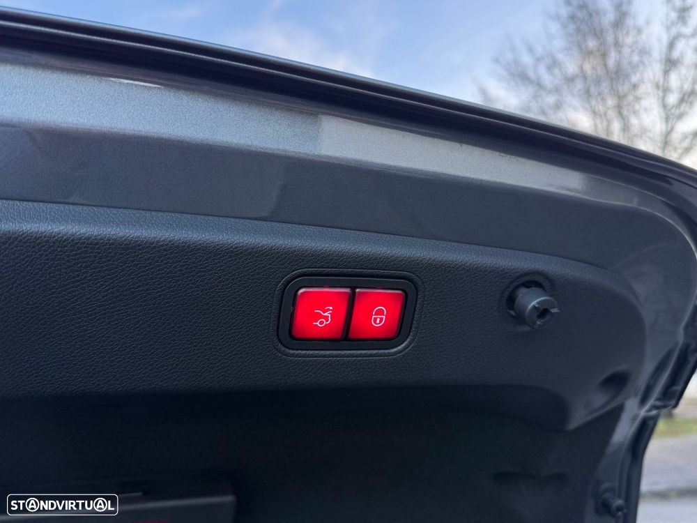 Mercedes-Benz CLS 350 d 4Matic 9G-TRONIC AMG Line - 25