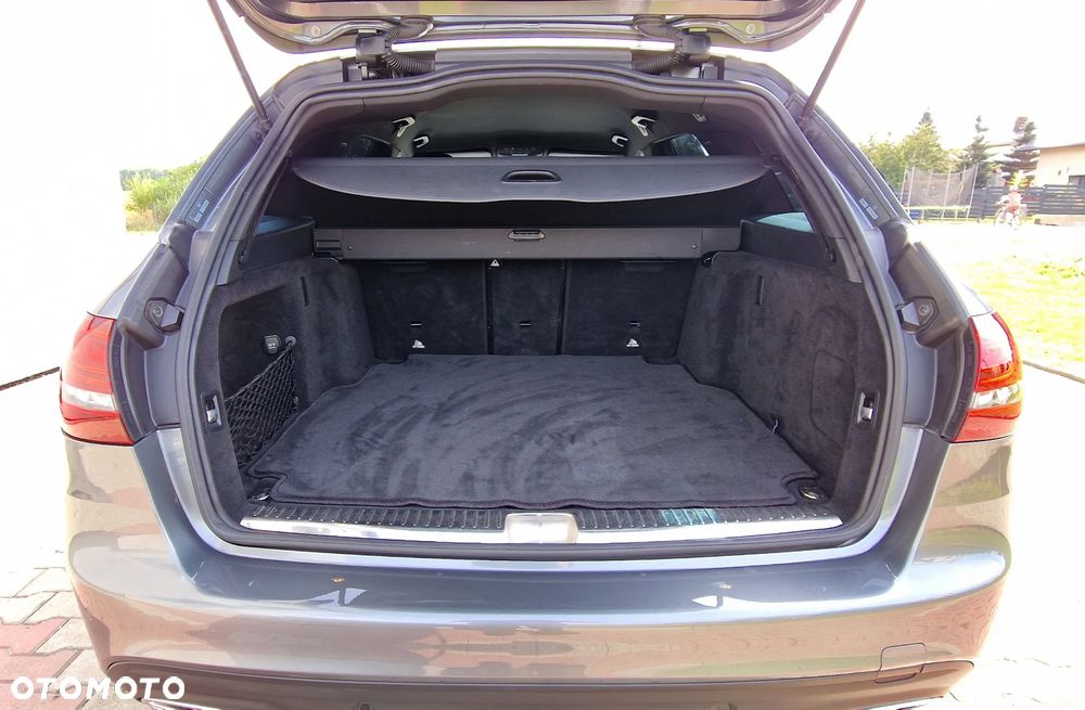 Mercedes-Benz Klasa C 220 d T 9G-TRONIC AMG Line - 13